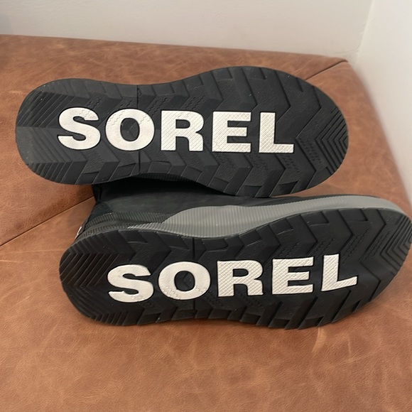 Sorel waterproof boots - Picture 4 of 4